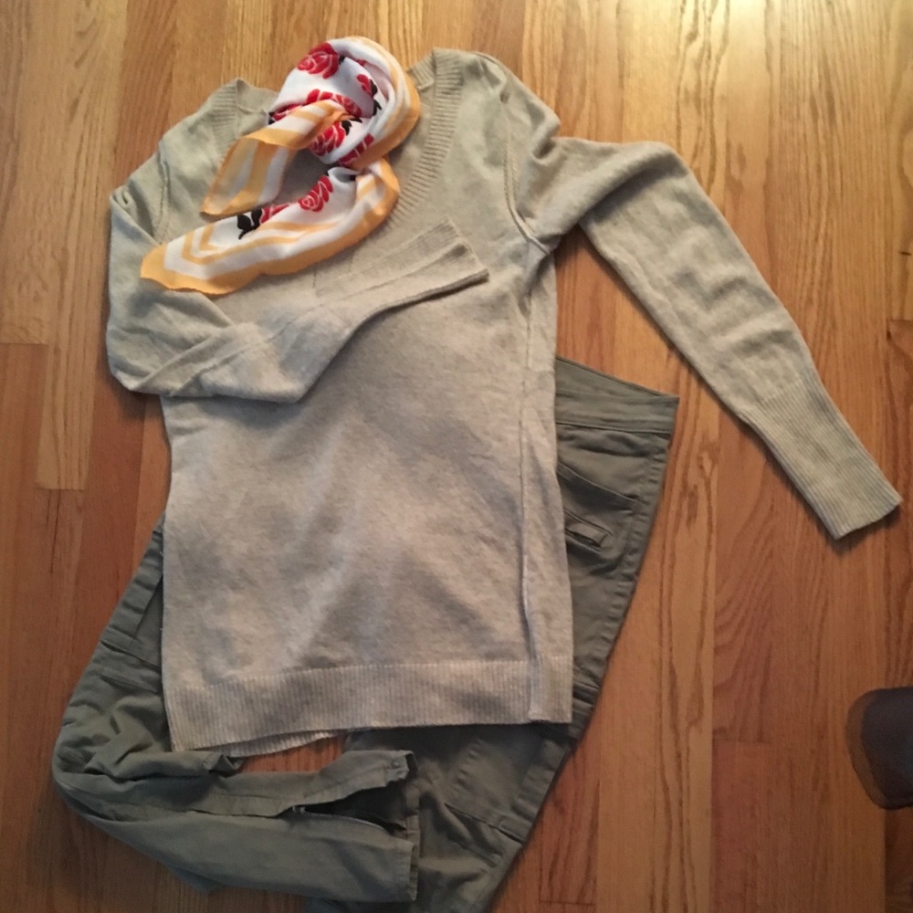 Italian wool/cashmere sweater banana republic